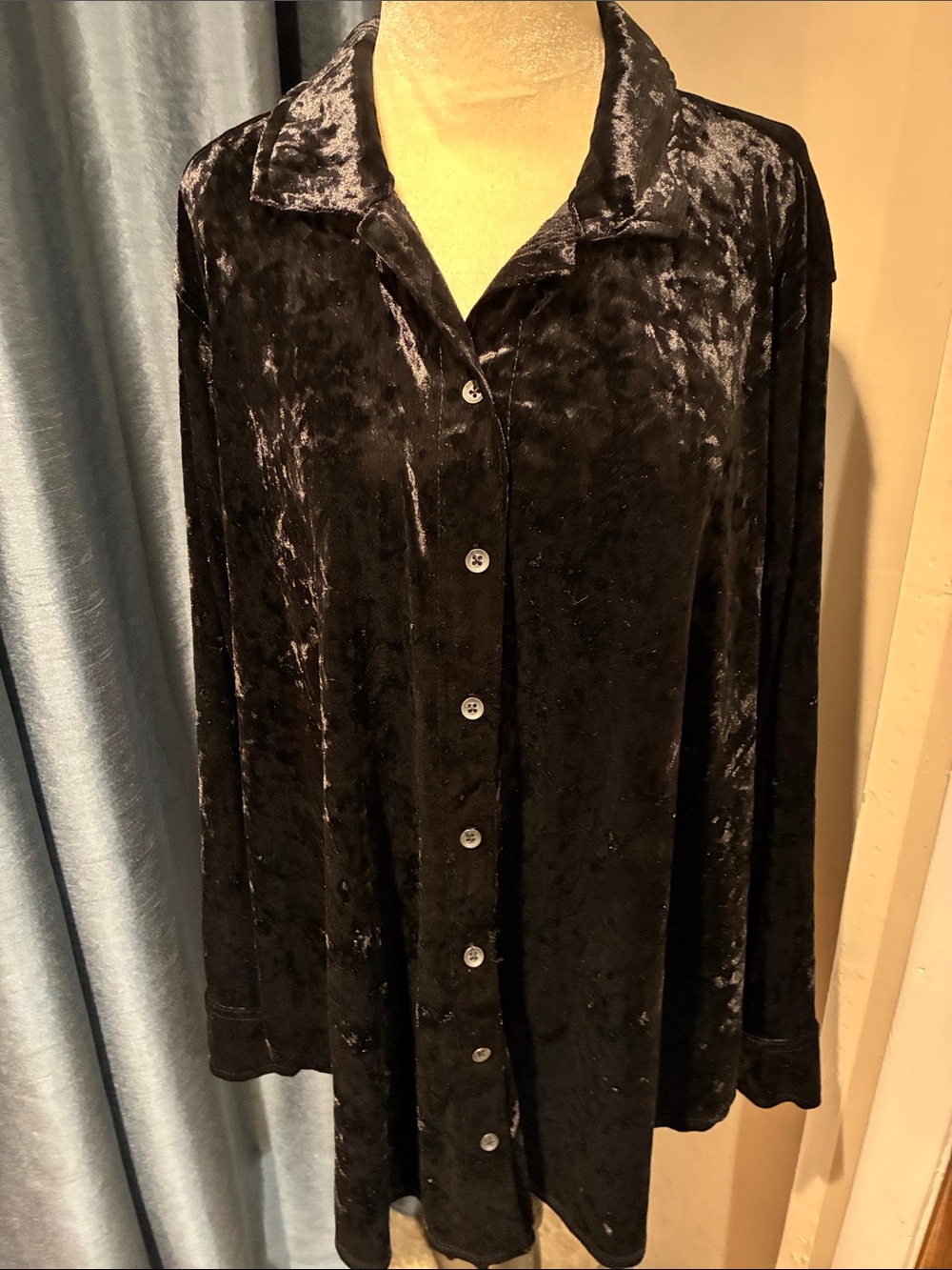 Black Velvet Button-Up Shirt Jessica Simpson